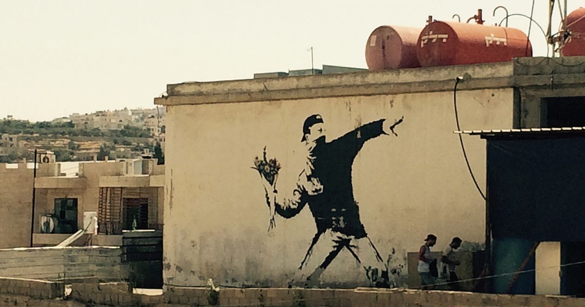 バンクシーとはどんなアーティスト？代表作5選や落札相場など正体不明